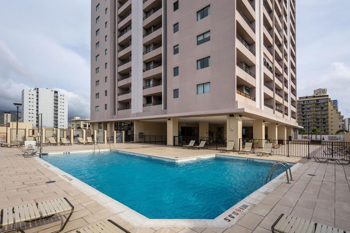 Heart Of Waikiki,1Bdrm,Free Parking, Wifi,No Resort Fees,Youtube,Netflix ! Honolulu Exterior photo